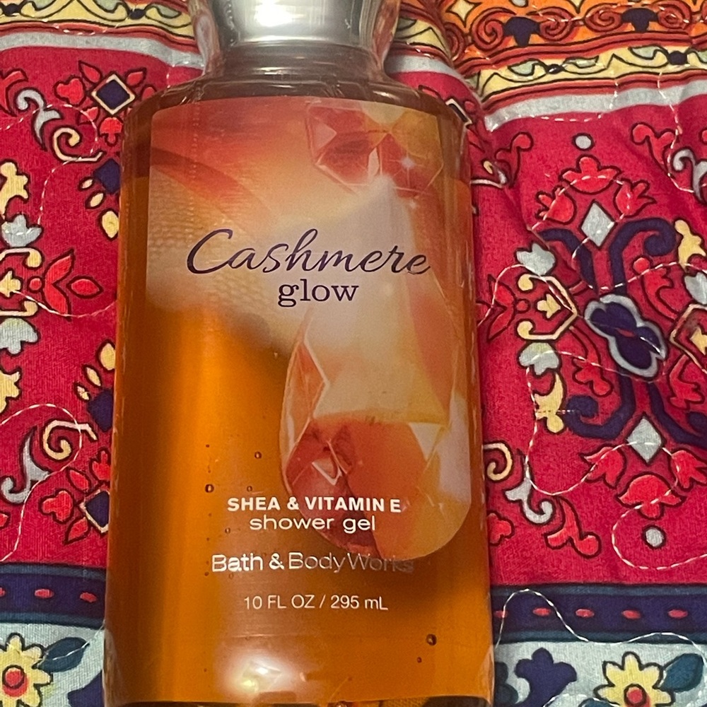 Bath & Body Works Cashmere Glow Shower Gel - Brand New
